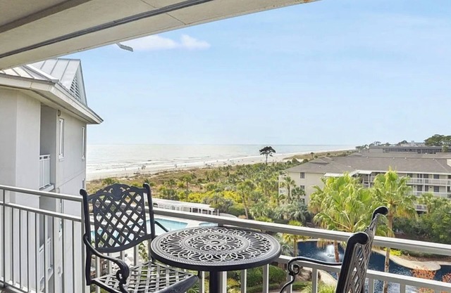 Seacrest 2512 Stunning View, Walk to Coligny Shops & Restaurants