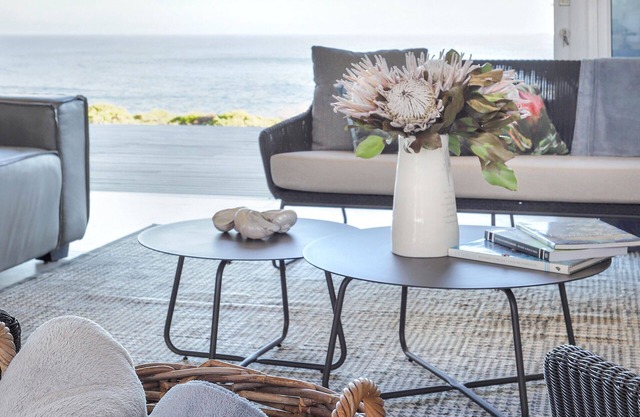 Seafront home with breathtaking views. Cape Town tourist attractions nearby