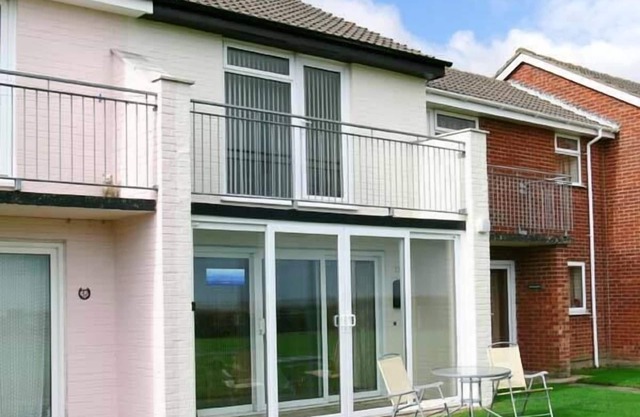 SEASCOPE, pet friendly, country holiday cottage in Kessingland