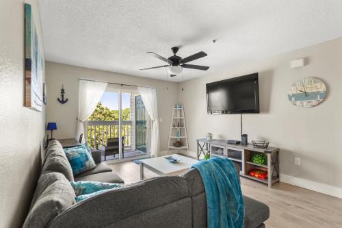 Seaside Serenity Near Beach with Pool, Gym, Balcony