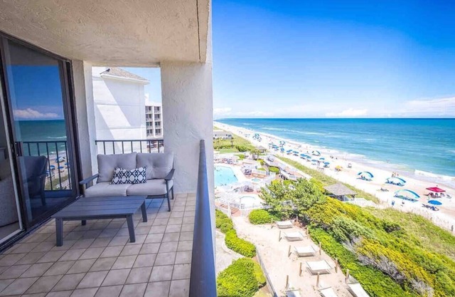 Seaside Solace: Panoramic Views Ocean front property with pool