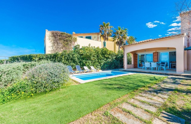 Seaside villa in Colonia de Sant Pere