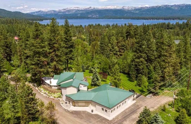 Seasons at McCall - Indoor Pool - Game Room - Outdoor Hot Tub - Bar room - Pool table