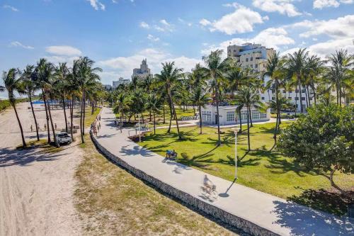 SeaStays- South Beach Apartments