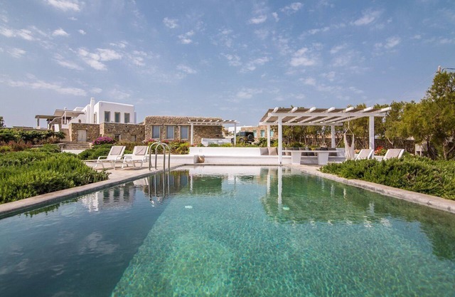 Seaview Villa with Infinity Pool-6 guests-Villa Alaya