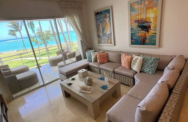 SEAWINDS- FRONT BEACH CONDO CABARETE LOCATION!n