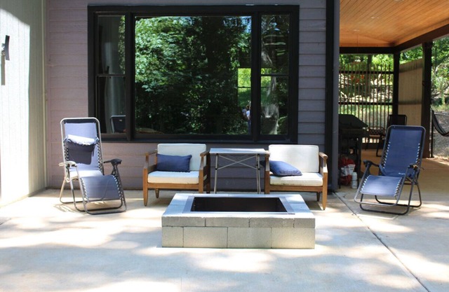 Secluded 2 acre Modern Home in the Woods 10 minutes to UGA and Downtown Athens