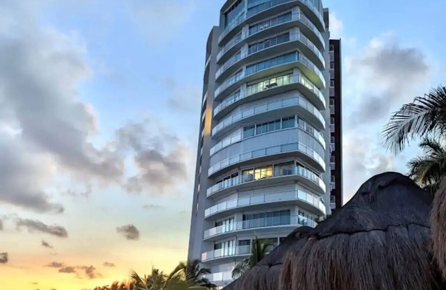 Secluded Apartment with Breathtaking Ocean Views