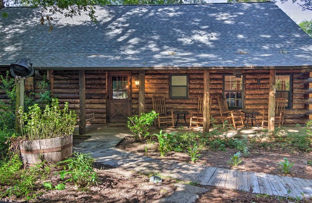 Secluded Cabin w/Spacious Kitchen & Dining Area!