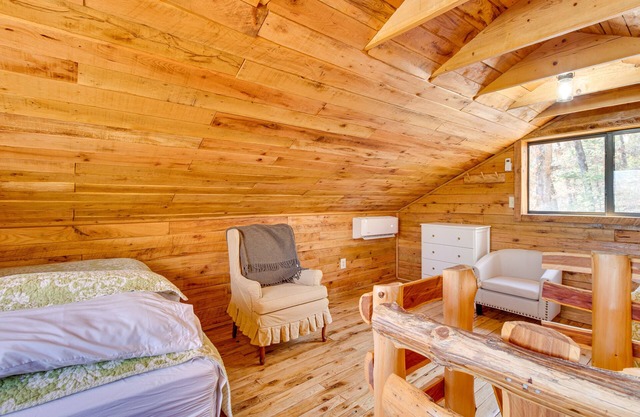 Secluded Cotter Cabin, 1 Mi to White River Fishing