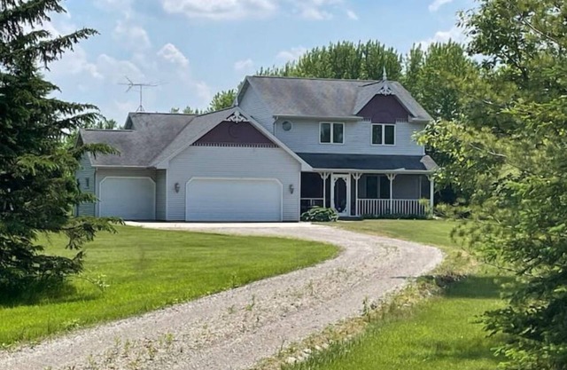 Secluded Country Home on 6 Acresn