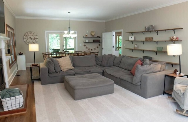 Secluded/Fully Furnished/Slps 10