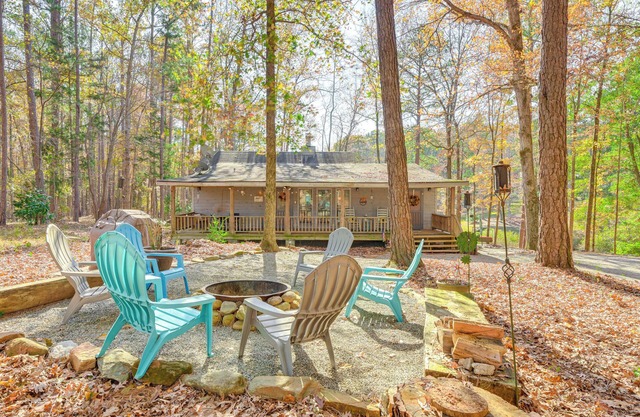 Secluded Hamilton Cabin Retreat w/Private Lake!