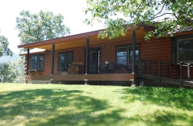 Secluded log home on horse ranch in Sequoia National Forest, Posey, CA