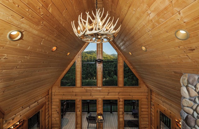 Secluded Mountain Lodge with private dock on a picturesque lake