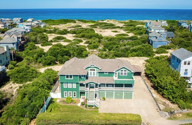 Secluded Oceanside - Amazing Ocean Views,Elevator , Heated Pool, Hot Tub!