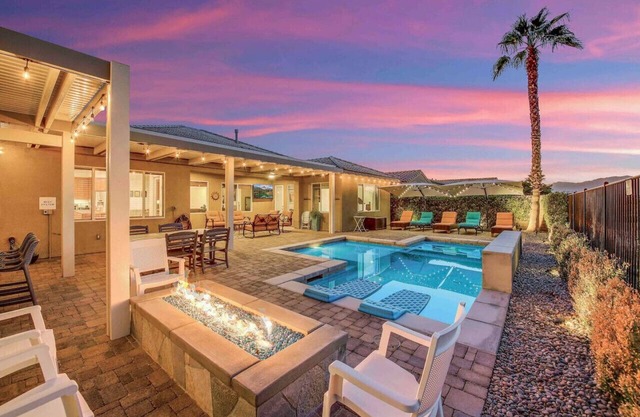 Secluded Private Golf/Pool Home With Game Room