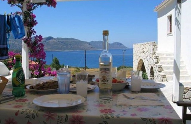 Secluded Seaview Greek House, Walking distance to Beaches. Perfect for Families