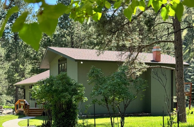 Secluded Setting On French Creek In The Southern Black Hills