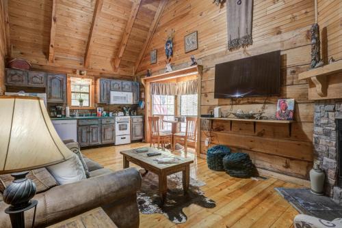 Secluded Sevierville Cabin with Hot Tub!
