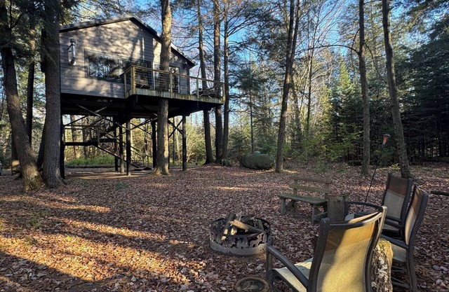 Secluded Treehouse w/River & Trail Access
