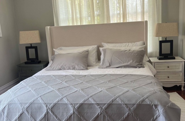 Second-floor charming 2-bedroom apartment in High Point