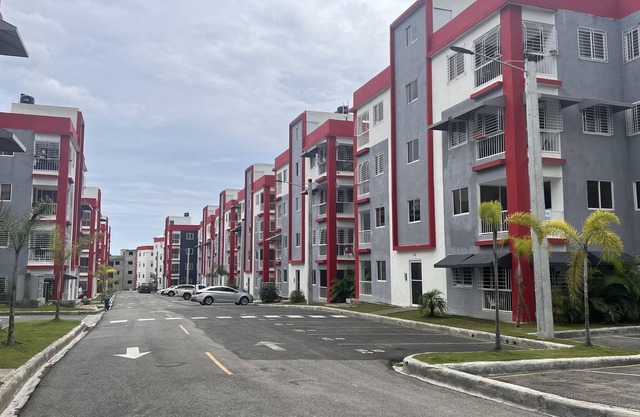 Secured Apartment on Main Road (5 Minutes From City)