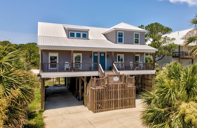 Seize the day at a luxury home in front of the gulf - Great Escape to Dauphin Is