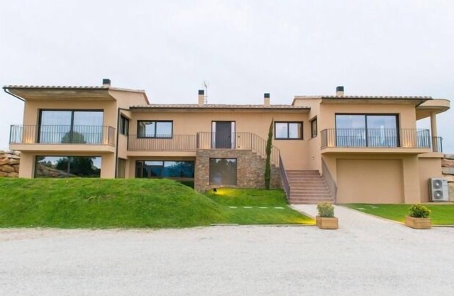 Self catering El Serrat for 15 people
