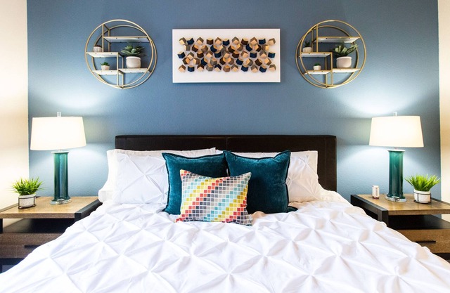 ✔Self Check-in✔W/D✔A/C✔3 TVs✔2 King Beds ✔1 Parking