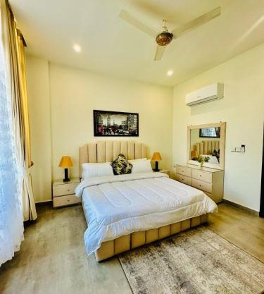 Self-Checkin 1 Bed SkyParkOne Gulberg Greens Islamabad