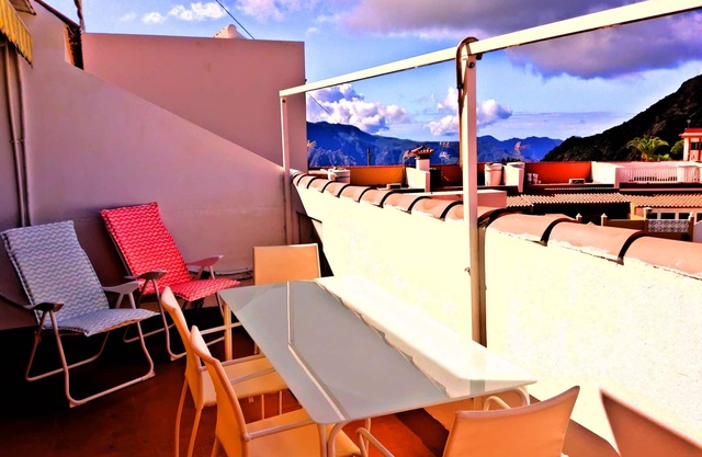 Semi-troglodytic house situated in the highest village of Gran Canaria