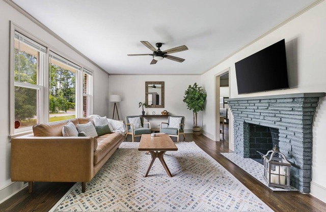 Seminole Stroll - Cozy 3 BR w/Pool near USC & Zoo