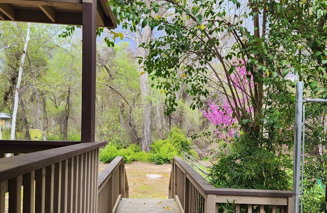 Sequoia Relaxation Nook/charming 1 bedroom studio in three rivers