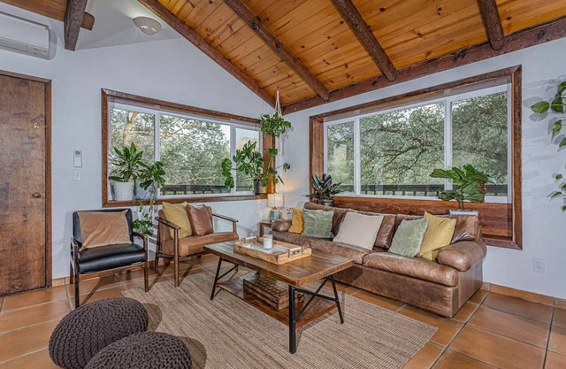 Sequoia “Tree house” Light & Bright