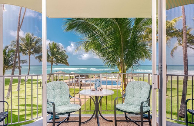 SERENDIPITY ON THE MOANA - Legal & Oceanfront - Great for Work & Play!