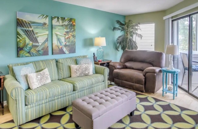 Serene 2-bedroom condo with AC in North Myrtle Beach