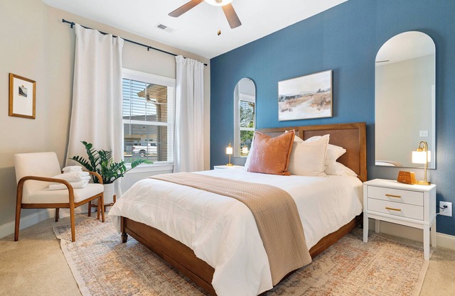 Serene 3BR. Quiet Neighborhood. 10 Min. from Campus. Sleeps 8