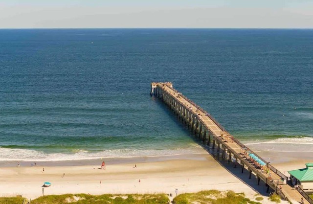 Serene beach condo - walk to the beach!