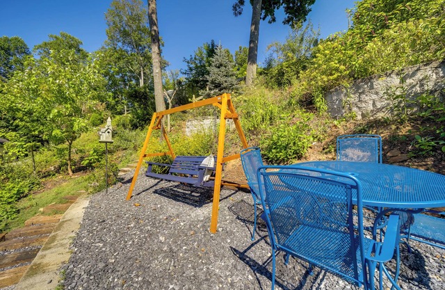 Serene Lake Junaluska Gem: Deck & Mountain Views
