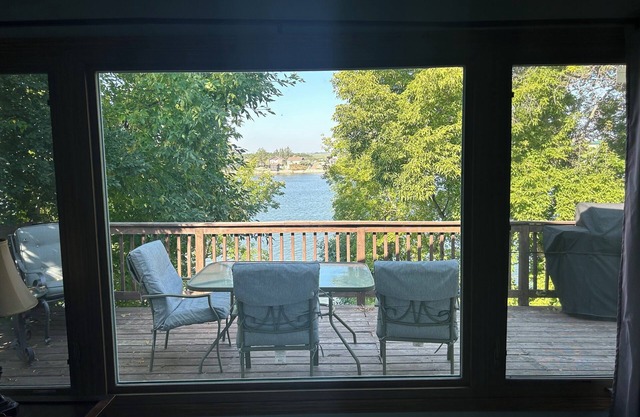 Serene Lakefront Escape With Stunning Views & Sunsets - Rice Lake, ND