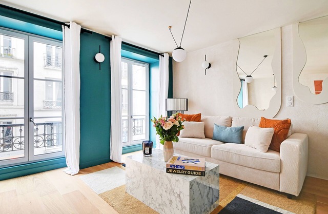 SERENERS - MONTORGUEIL - RUE SAINT DENIS A21