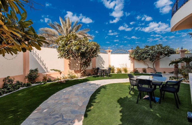 Serengeti Suite at FullMoon Guesthouse-SunsetBeach