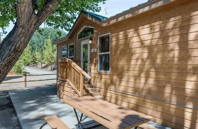 Serenity Cabin at KRS Campground (Cabin 11)