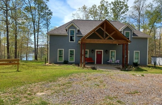 Serenity Cove on Smith Lake