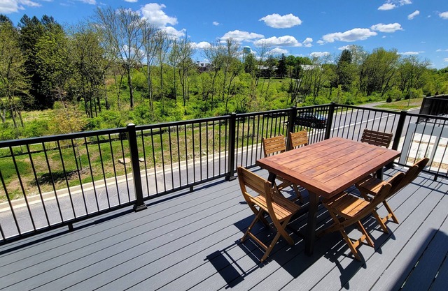 Serenity in Sykesville! Remote 4 BR Townhome w Scenic View, Free Parking