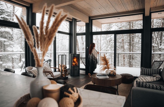 Serenity Kabinhaus Retreat: A Cozy Getaway w/Spa