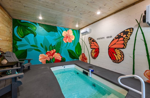 Serenity Oasis - Indoor Heated Pool - Hot Tub - FirePit- Games - Family Friendly