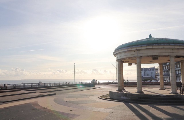 SERENITY, pet friendly, country holiday cottage in Ramsgate, Kent