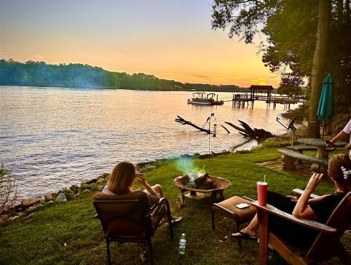 Serenity View Lakeside Retreat on Lake Murray, SC